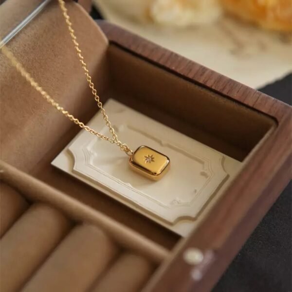 IMG_0042 Gorgeous Crystal Paved Necklace CGN02