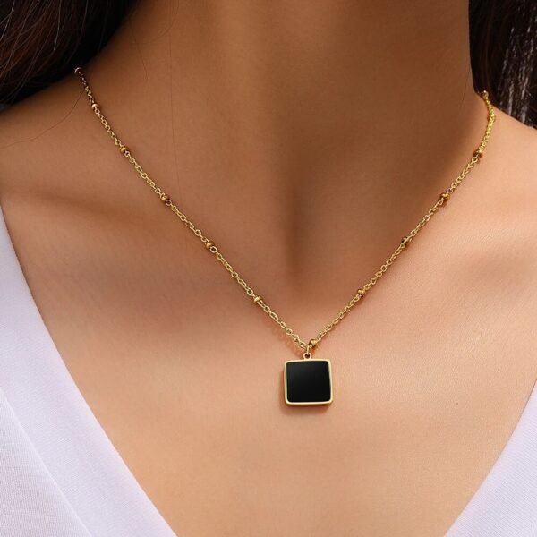 Black Pendant Necklace (square) Black Pendant Necklace