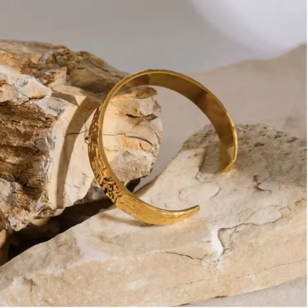 Klara Wrist Cuff CGB06