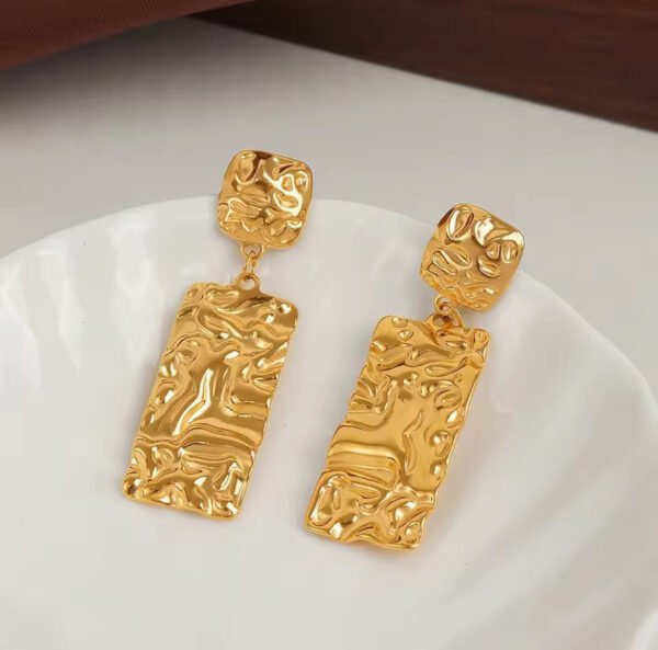 Lara Drop Dangly Earrings Lara Drop Dangly Earrings