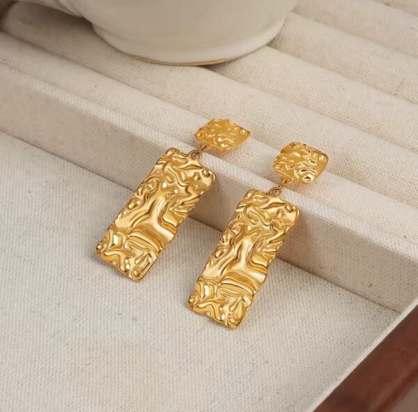 Lara Drop Dangly Earrings Lara Drop Dangly Earrings