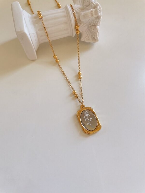 Mirror Frame Rose Necklace